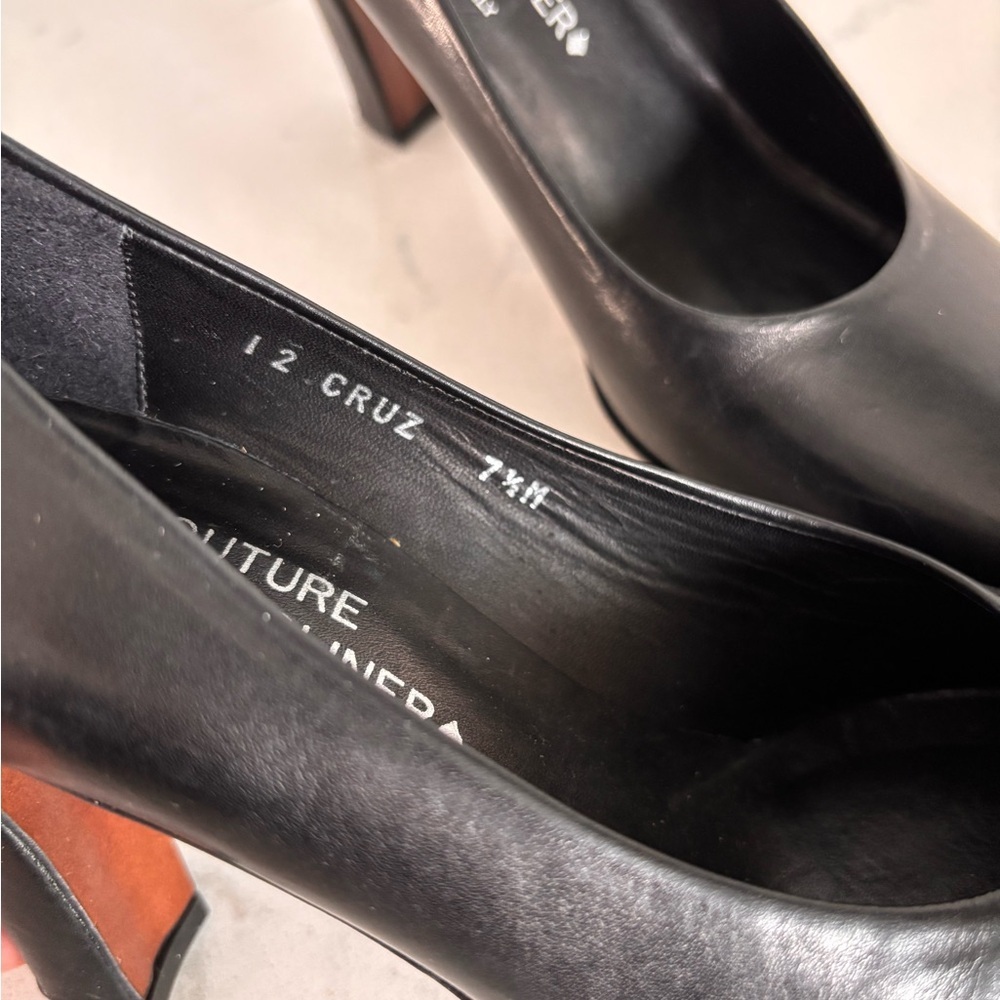 Donald J. Pliner Black Heels Classic Elegance - Picture 2 of 12